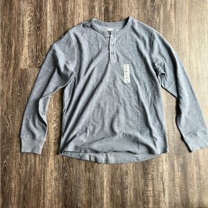 Old navy long sleeve shirt - has tags on it